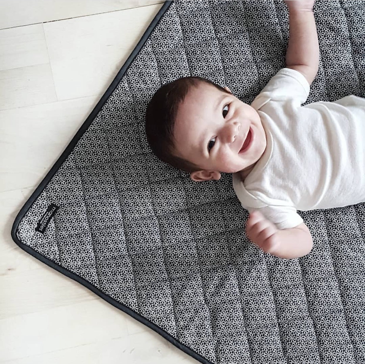 Quilt Blanket - Black, Nordic Sky