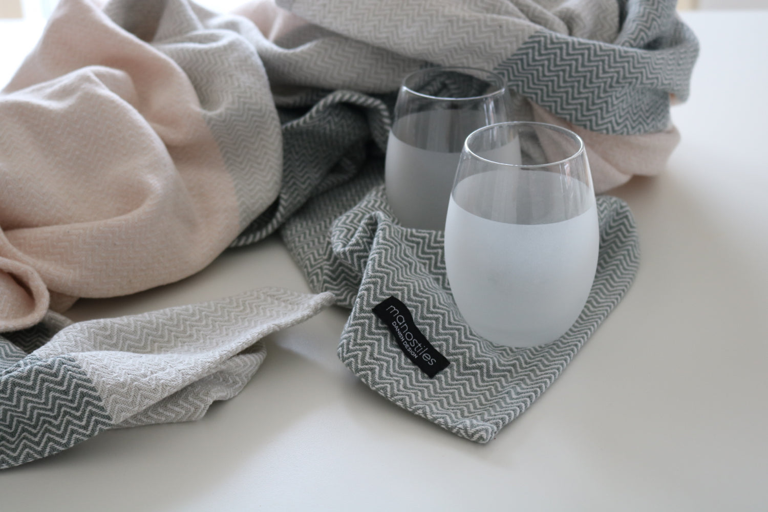 Plaid - Nude - Manostiles Danish Design