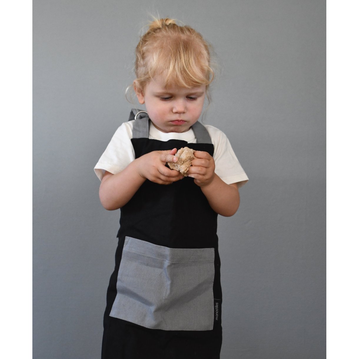 Børneforklæde - Sort - Manostiles Danish Design